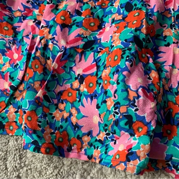 Woman’s Loft size large floral Daisy Double V Peplum Shell tank top - Picture 5 of 9